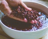 A picture of step 1 of Red Bean Glutinous Rice Balls (Chè Trôi Nước Nhân Đậu Đỏ).