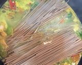 Foto del paso 6 de la receta: Fideos soba con verduras y salmón ahumado