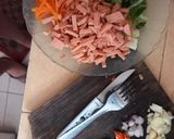 Foto langkah ke 1 dari resep Orak arik telur sosis saus ala burjo.