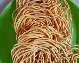 લસણ ની સેવ (Garlic Sev Recipe In Gujarati) રેસીપી સ્ટેપ2ફોટો