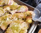 Foto del paso 4 de la receta: Pollo al horno con patatas 🥔🥔🥔 🤤