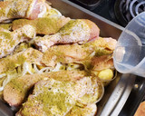 Foto del paso 4 de la receta: Pollo al horno con patatas 🥔🥔🥔 🤤