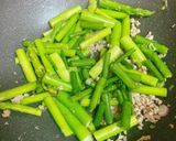 Hình bước làm 1 của món Măng Tây Xào Thịt Bằm