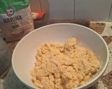 Foto del paso 4 de la receta: Bizcochitos Domingueros Salados de Polenta Rellenos con Dulce de Leche y Dulce de Guayabada