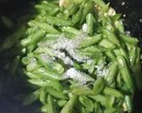 Foto langkah ke 3 dari resep Orak-arik Buncis Sosis.