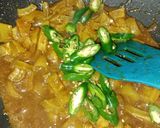 Foto langkah ke 4 dari resep Kikil Kecap Cabai Hijau.