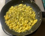 Foto del paso 3 de la receta: Huevos Revueltos en Sala Verde Con Cilantro 🌿