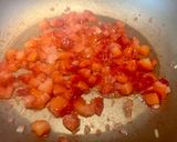 Foto del passaggio 2 della ricetta Risotto alle Fragole al profumo di Timo