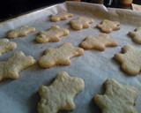Foto del paso 5 de la receta: Galletas navideñas de coco