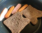 Hình bước làm 2 của món Bữa Sáng Nhanh Với Sandwich Trứng, Xúc Xích, Thịt Nguội