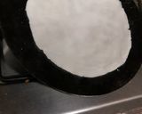 तांदळाची भाकरी (tandalachi bhakhri recipe in marathi) रेसिपी स्टेप 3 फोटो 