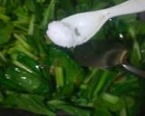 Foto langkah ke 5 dari resep Tumis Sawi Hijau Pindang Cuek.