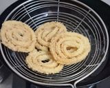 A picture of step 2 of White Butter Chakli.