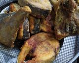 Foto langkah ke 2 dari resep Tongkol Bumbu Kuning.