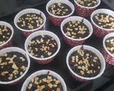 Foto langkah ke 3 dari resep Muffin Cokelat - Kacang.