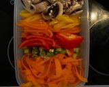 Φωτογραφία βήματος 1 της συνταγής Noodles με λαχανικά και κοτόπουλο 🍜