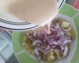 Foto del paso 5 de la receta: Ensalada de chayota / guatila / yota con cebolla morada.