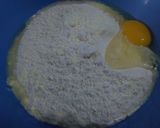 Foto langkah ke 2 dari resep Donat ceria.