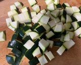 Foto del paso 2 de la receta: Lentejas caviar con boniato y calabacín