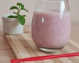 Foto del paso 2 de la receta: Licuado de banana y frutillas 🍌 🍓 sin endulzar