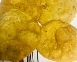 A picture of step 3 of Peri peri masala puri.
