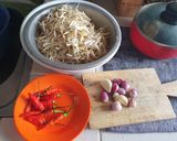 Foto langkah ke 1 dari resep Toge Tumis Tauco.