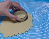 Foto langkah ke 3 dari resep Icing Sugar Cookies / Decorating Sugar Cookies / Kukis Glazur.