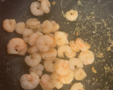 Foto del paso 3 de la receta: Espaguetis konjac con crema de queso azul y gambas