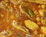 A picture of step 8 of Lahori Murgh Cholay (Chicken Chickpeas Curry).