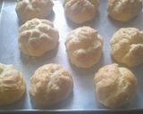Foto langkah ke 5 dari resep Soes Strawberry.