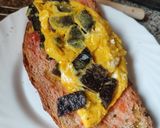Foto del paso 3 de la receta: Tortilla francesa con bull negro y pan con tomate al punto picante