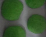 Foto langkah ke 2 dari resep Burger pandan.