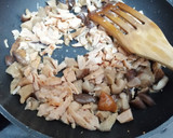 Foto del paso 1 de la receta: Crepes salados con pollo setas al horno