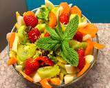 ♥️ Σαλάτα με ακτινίδιο, φράουλες, αχλάδι, μυρώνι, λόλα, ξύσμα περγαμόντου, ξινόμηλο, γλυκοπατάτα ♥️ φωτογραφία βήματος 1