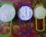 A picture of step 2 of Coconut Rose Sweet.