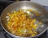 A picture of step 3 of Paneer Capsicum bhurji.