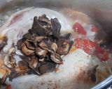 Foto del paso 1 de la receta: Pollo a la olla con callampas secas