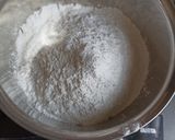 Foto langkah ke 2 dari resep Bolu kukus coklat gluten free.