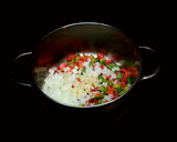 Foto del paso 2 de la receta: Cazuela de gambas con especias y leche de coco