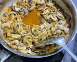 Foto langkah ke 1 dari resep Creamy Mushroom Egg (Shakshuka).