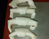Foto del paso 2 de la receta: Medialunas con tapas de pascualina