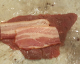 Foto del paso 3 de la receta: Rollitos de ternera y tortilla en salsa de pimientos