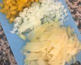 Foto del paso 1 de la receta: Timbal de gallo con pimiento, patata, cebolla y huevo 👩🏻‍🍳