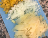 Foto del paso 1 de la receta: Timbal de gallo con pimiento, patata, cebolla y huevo 👩🏻‍🍳