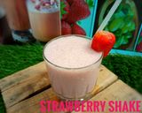 A picture of step 3 of Strawberry Shake.