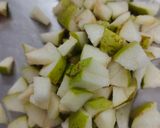A picture of step 1 of Pear Chutney.