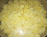 A picture of step 1 of Beans & potato porridge soup.