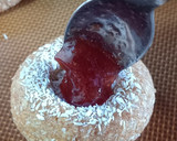 Foto del paso 3 de la receta: Pepas de coco y mermelada de frutilla😋