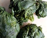 Foto langkah ke 2 dari resep Daun Singkong Masak Santan Manis.
