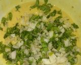 A picture of step 2 of Palak piyaz pakory.